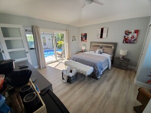 2 bedrooms, in-room safe, iron/ironing board, free WiFi - 2 Private Cabanas with kitchen and a Private Pool. (Cape Coral)