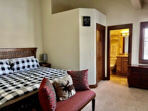 4 Schlafzimmer, B ügeleisen/Bügelbrett, kostenloses WLAN, Bettwäsche