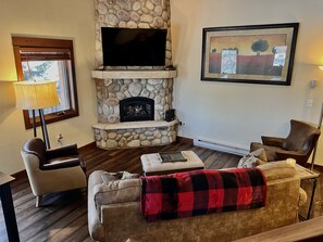 Smart TV y chimenea