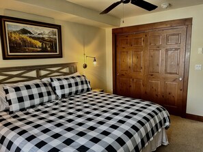 4 habitaciones, tabla de planchar con plancha y wifi gratis