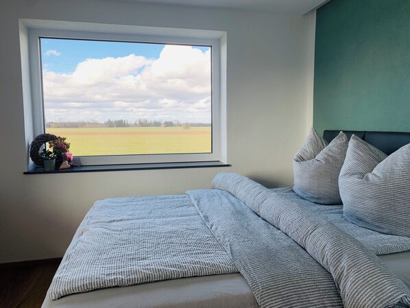 2 bedrooms, desk, free WiFi, bed sheets