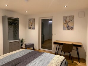 2 habitaciones, escritorio, wifi gratis y ropa de cama 