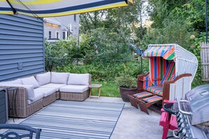 Terrace/patio - Group Friendly-JerseyShorehome Walk to Beaches, Waterfront Dining & Ferry to NYC (Highlands)