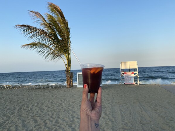 Beach nearby, sun loungers - Family FriendlyJerseyShoreHome Close 2FIFA World Cup Stadiums. Beach& Ferry2NYC (Highlands)