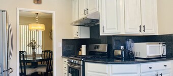 Cozy Home of Arcadia Central