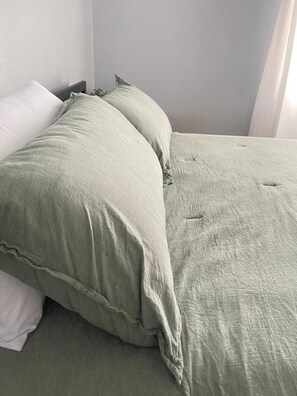 3 bedrooms, desk, travel crib, free WiFi