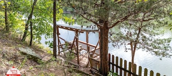 Spring River Fishing Cabin #3 Honeymoon Suite
