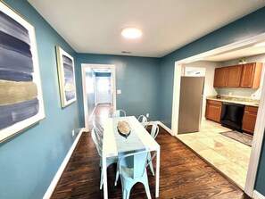 Dining - The Absolute Best Home Away From Home Pet Friendly (Wilmington)