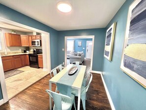 Dining - The Absolute Best Home Away From Home Pet Friendly (Wilmington)
