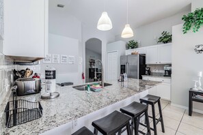 Fridge, microwave, stovetop, dishwasher