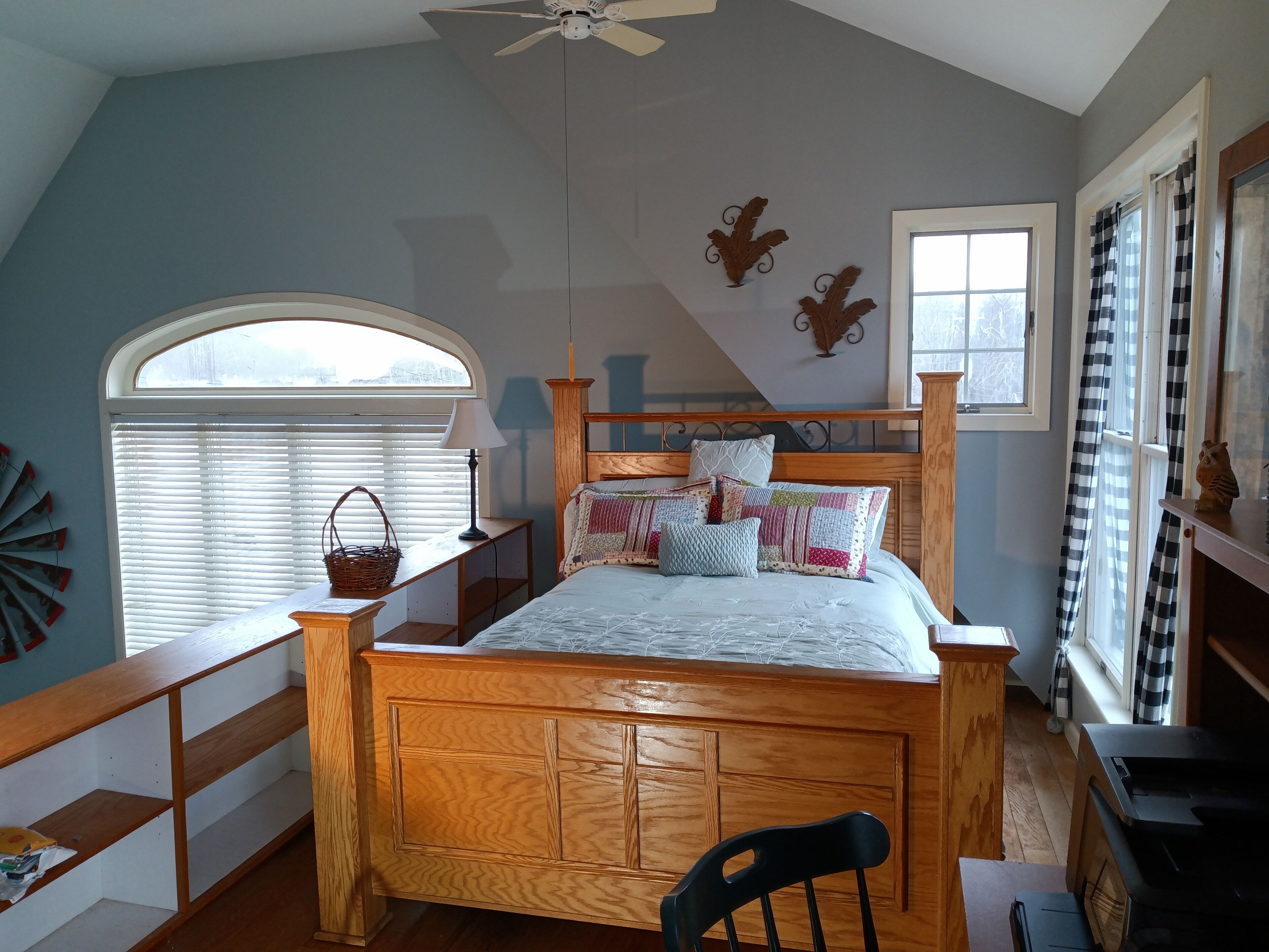 4 bedrooms, desk, iron/ironing board, free WiFi