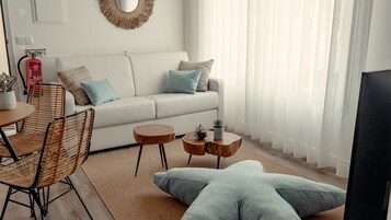 Basic Apartment | Living area | Smart TV