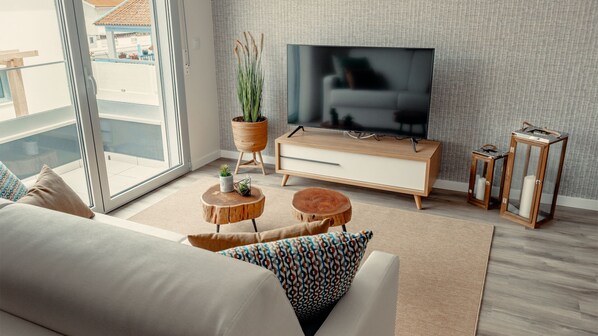 Basic Apartment | Living area