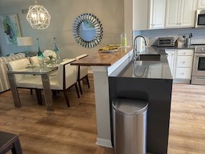 Fridge, microwave, oven, stovetop - Bike to the Beach! Next to EVERYTHING! (Rehoboth Beach)