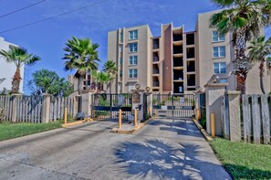 Exterior - A Ray of Sunshine on the Beach! (South Padre Island)