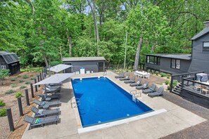 Seasonal outdoor pool - The Neighborhood Hotel - Grand Beach (New Buffalo)
