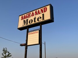 Comfort Room, Multiple Beds, Non Smoking | Free WiFi, bed sheets