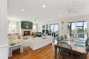 Smart TV, fireplace, Netflix, DVD player - Exceptional 6 br/4ba Oceanfront Estate:Elevator,Heated Pool (Edisto Island)