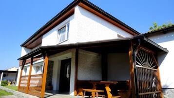 4 bedrooms