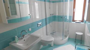 1 bedroom, iron/ironing board, WiFi