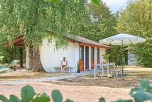 3 bedrooms, free cots/infant beds, WiFi