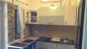 1 quarto, berços grátis