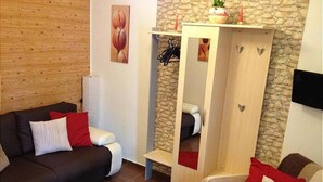 1 quarto, berços grátis