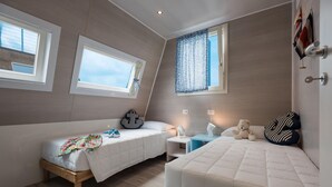 Unclassified image, 5 of 25, button - Marina Houseboat 4 pax (Lignano Sabbiadoro)