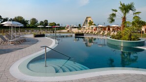 Unclassified image, 2 of 25, button - Marina Houseboat 4 pax (Lignano Sabbiadoro)