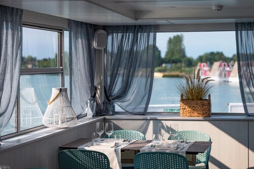 Marina Houseboat 4 pax