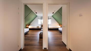 10 bedrooms, free cots/infant beds, WiFi