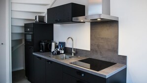2 bedrooms, free cots/infant beds - Holidayhome 4 Persons - Kon Emmaweg 26 Vrouwenpolder Uitspanning Oranjezon (Vrouwenpolder)