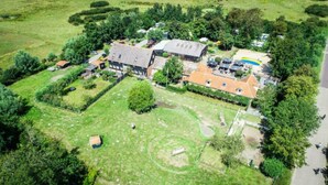 2 bedrooms, free cots/infant beds - Holidayhome 4 Persons - Kon Emmaweg 26 Vrouwenpolder Uitspanning Oranjezon (Vrouwenpolder)