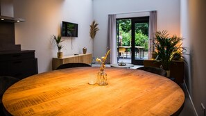 2 Schlafzimmer, kostenlose Babybetten