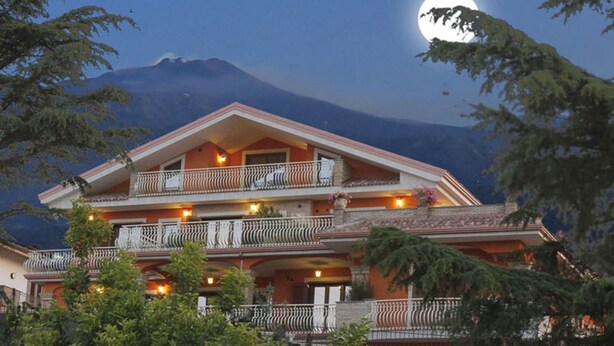 Unclassified image, 1 of 30, button - Etna Royal - Trilocale Vista Mare (Trecastagni)