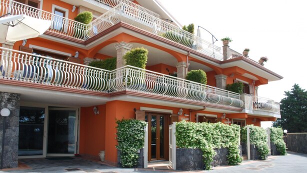 1 bedroom, iron/ironing board - Etna Royal - Bilocale Vista Mare (Trecastagni)