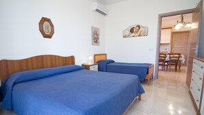 1 bedroom, iron/ironing board - Etna Royal - Bilocale Vista Mare (Trecastagni)