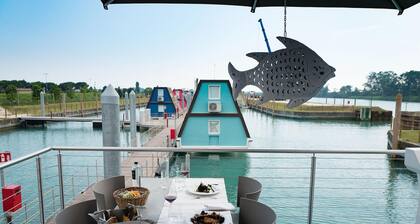 Marina Houseboat 2 pax