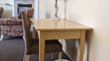 King Deluxe Room | 2 bedrooms, bed sheets