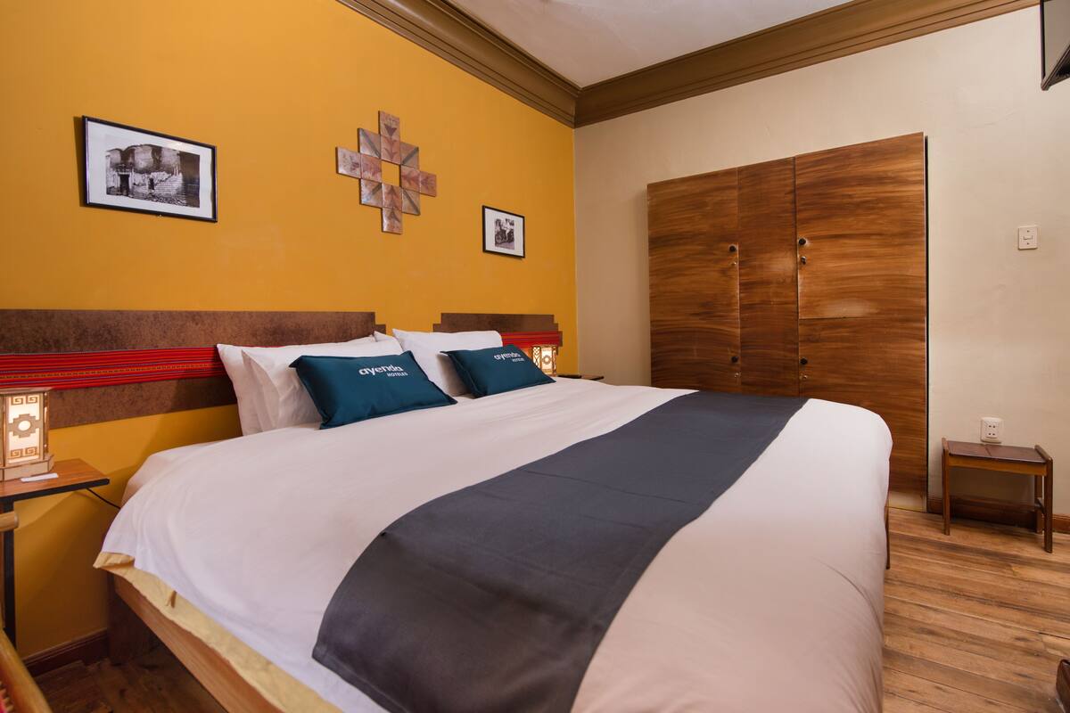 Hypo-allergenic bedding, free WiFi, bed sheets