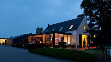 6 bedrooms