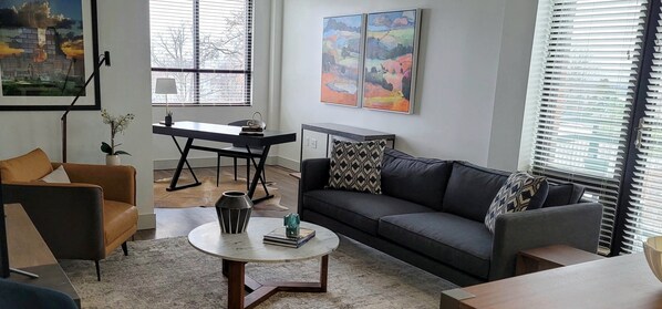 Smart TV, music library, video library, stereo