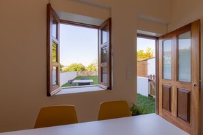 Outdoor dining - GuestReady - Catorze de Outubro Houses ii (Vila Nova de Gaia)