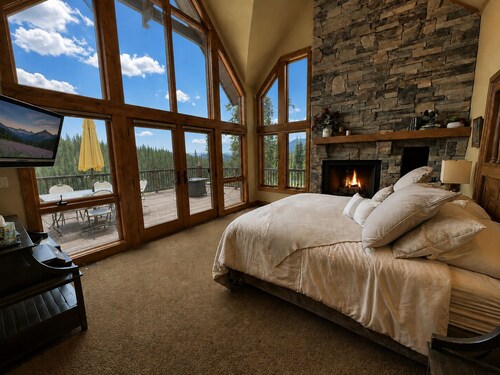 Purgatory Cabin with Views and Hot Tub