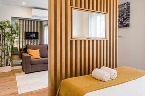 Desk, iron/ironing board, Internet, bed sheets - GuestReady - The Bold bmj Retreat (Porto)