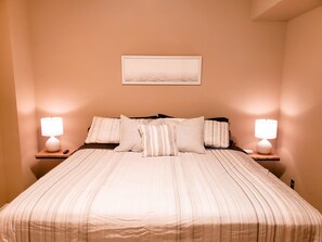 5 bedrooms, iron/ironing board, free WiFi, bed sheets