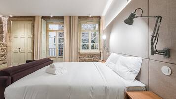 Schreibtisch, Internetzugang, Bettwäsche