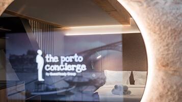 Desk, Internet, bed sheets