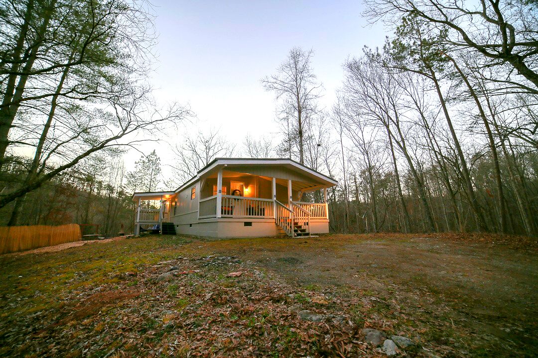 'Kiwi Creek' Nostalgic Retreat- Wifi, VHS Collection, Vinyl Records, Board Games