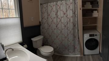 Ensemble douche/baignoire, articles de toilette écologiques